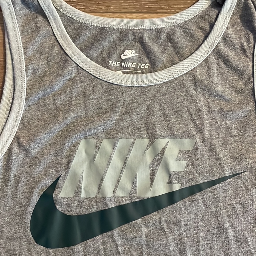 Nike Tank Top - Picture 2 of 2